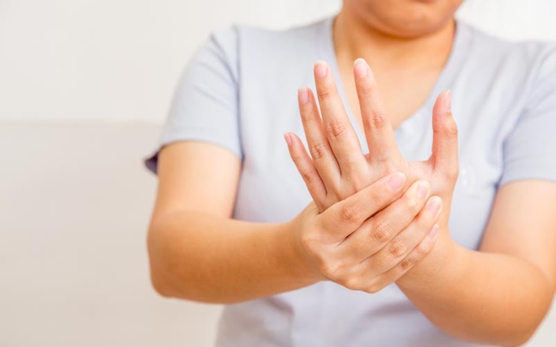 MAGNESIUM deficiency can cause numbness.